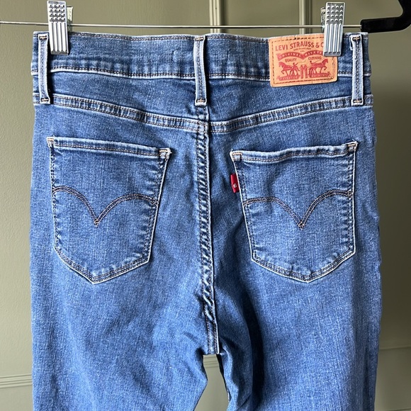 Levi Jeans (Super Stretchy) - Picture 3 of 3